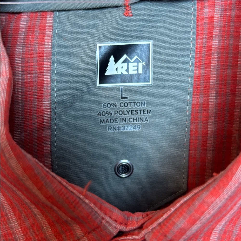 NWT REI Men’s Marlton Short Sleeve Shirt Ketchup Pearl Snap Large Hiking Outdoor - Picture 6 of 7